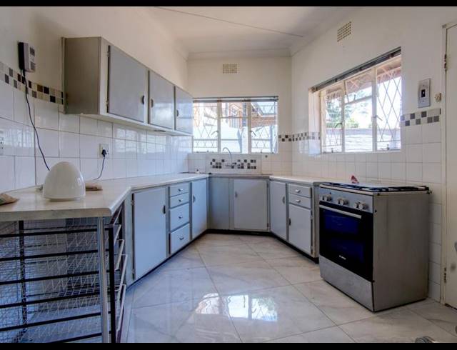 4 BEDROOM HOUSE FOR SALE IN MONTGOMERY PARK